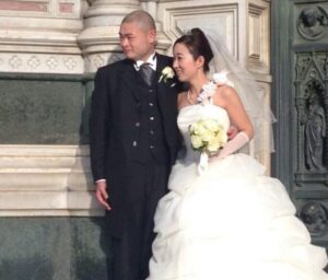 あばれる君の結婚式はイタリアのトスカーナ古城